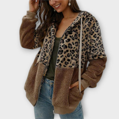 Lea - Fleece mikina s kapuco in leopardjim dizajnom