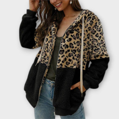 Lea - Fleece mikina s kapuco in leopardjim dizajnom