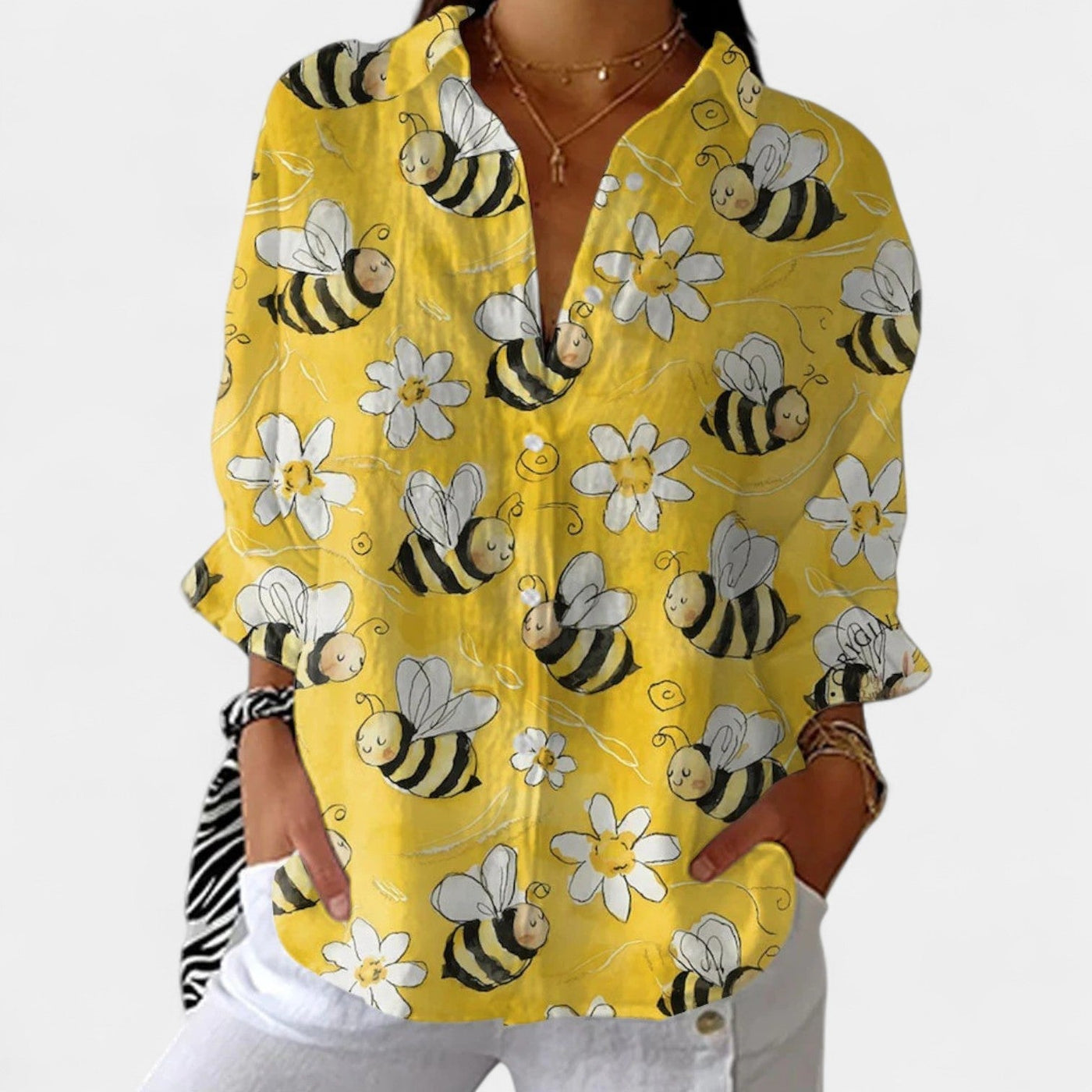 Nika – Poletna bluzica z živahnim potiskom