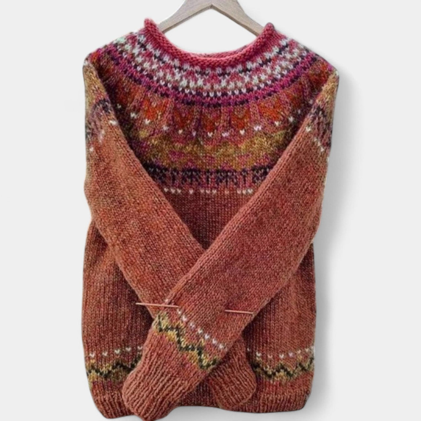 Maja – Klasičen retro pulover