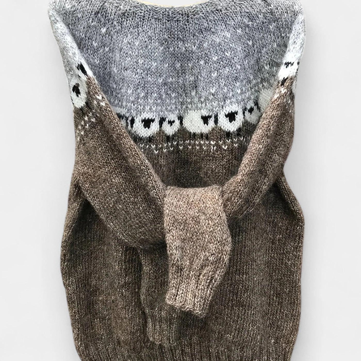 Maja – Klasičen retro pulover